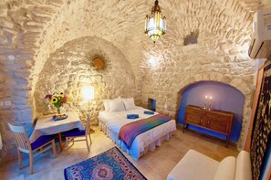Studio, Kitchenette, Garden View | Iron/ironing board, free WiFi - Artist Quarter Guesthouse B&B (Safed)