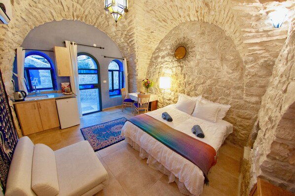 Studio, Kitchenette, Garden View | Iron/ironing board, free WiFi - Artist Quarter Guesthouse B&B (Safed)