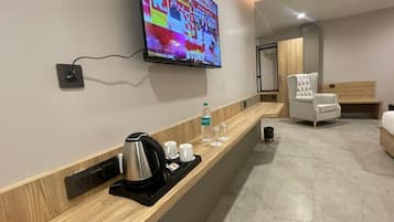 Family Suite, City View | Interior