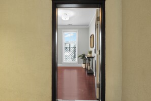 Interior - Sleeps 28 • 4 Suites in Walkable Historic District | The Juliette by AvantStay (Savannah)