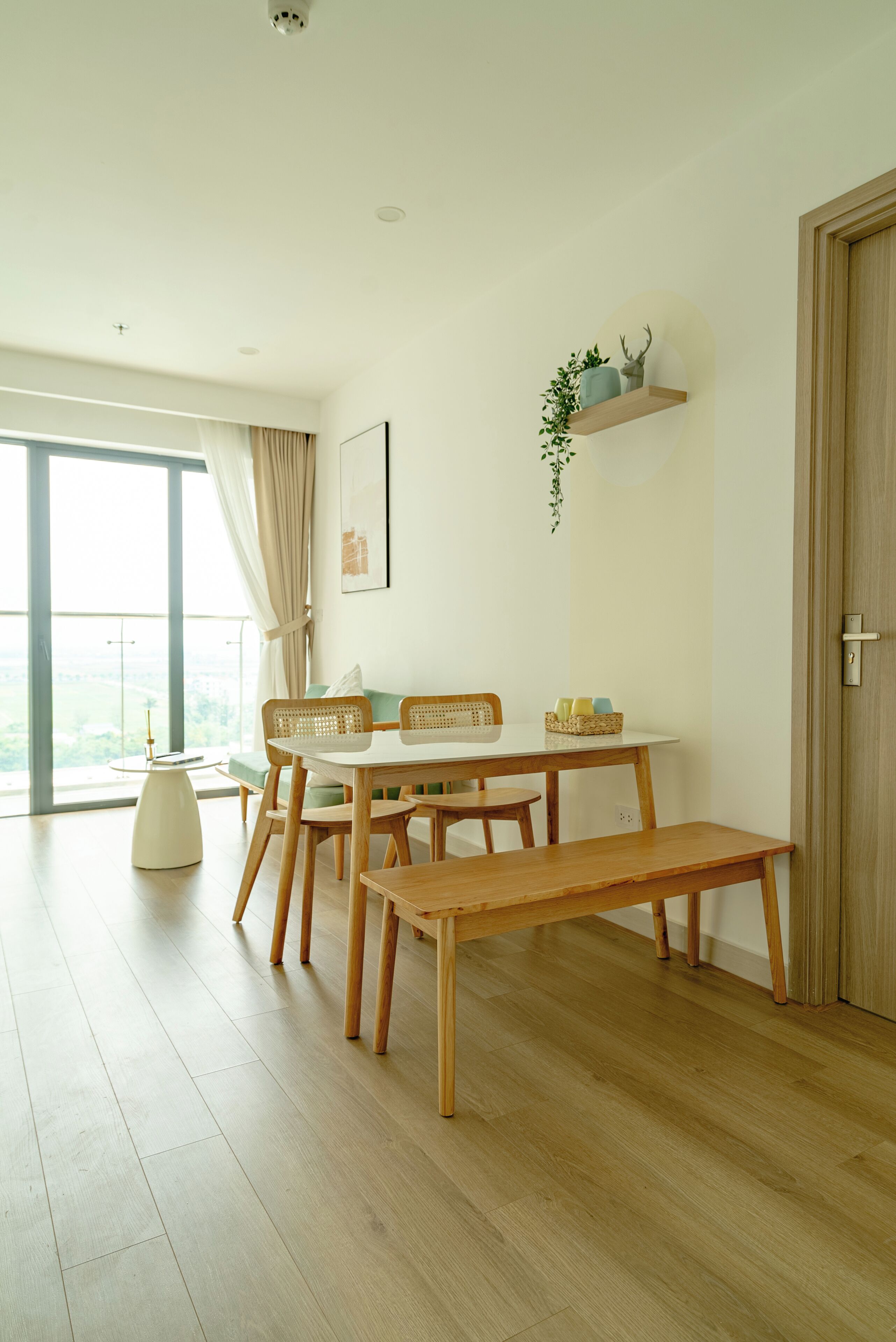 华丽公寓, 阳台, 泳池景观 | 用餐