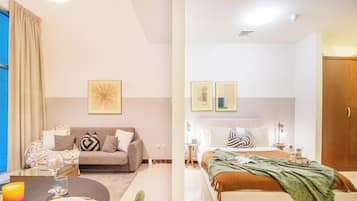 Luxe studio | Verduisterende gordijnen, een strijkplank/strijkijzer, gratis wifi