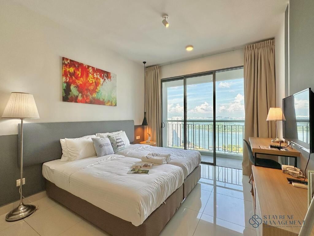 Deluxe Studio, 2 Single Beds, Balcony, Sea View | Blackout curtains, iron/ironing board, free WiFi