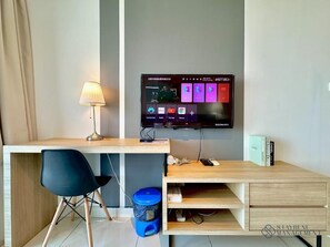 Deluxe Studio, 2 Twin Beds, Balcony, Sea View | Interior - Teega Suites By Stayrene (Iskandar Puteri)