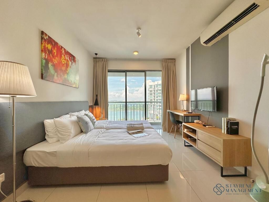 Studio Deluks, 2 Tempat Tidur Twin, balkon, pemandangan laut | Tirai kedap cahaya, setrika/meja setrika, dan Wi-Fi gratis