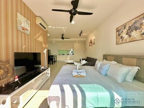 Studio Deluxe, 1 très grand lit, balcon, vue ville
