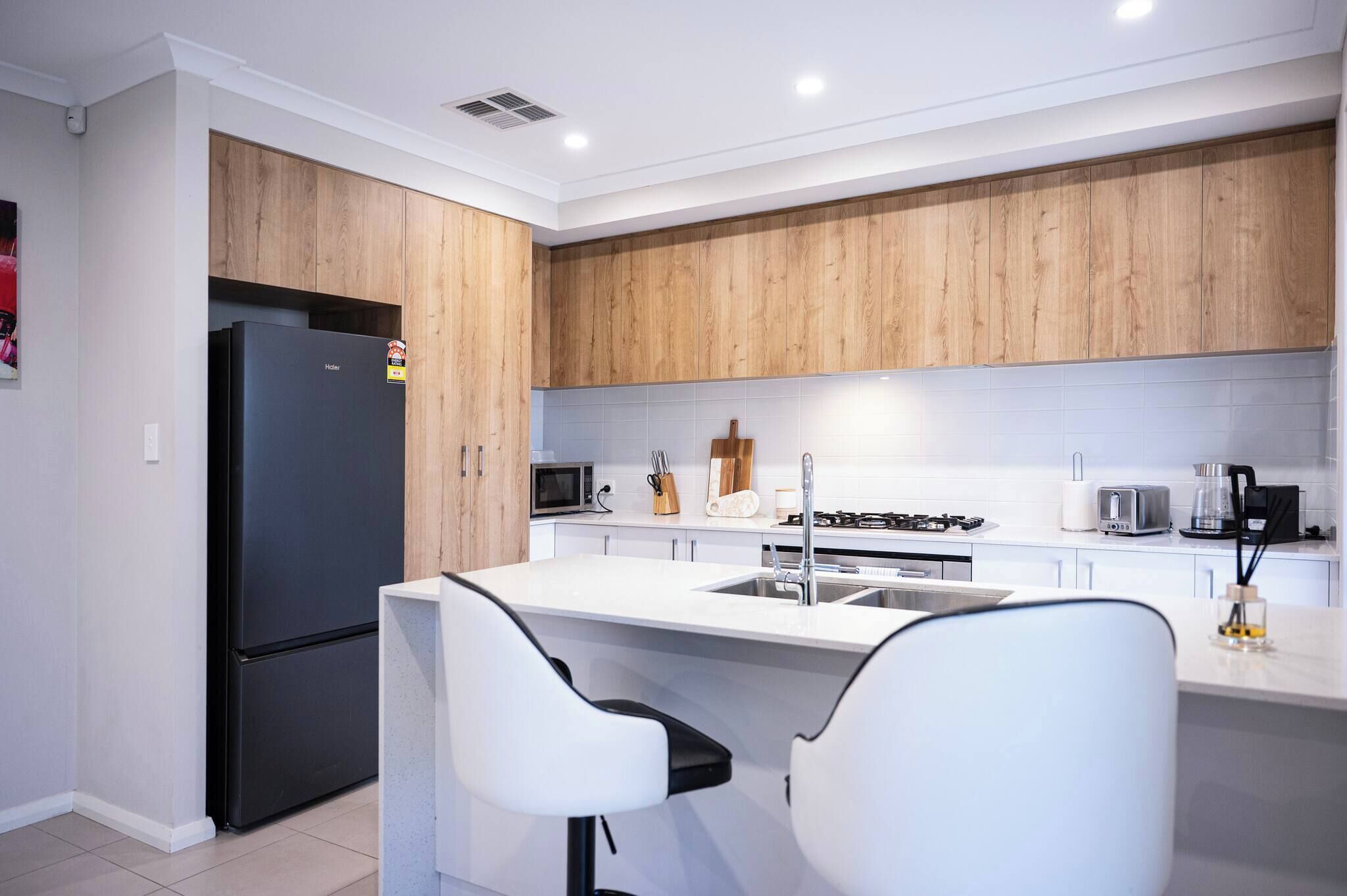 Refrigerador, microondas, horno y lavavajillas 