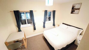 Room - Centrally-Located House in Lincoln (Lincoln)