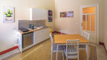 Appartement Confort, balcon, vue ville | Restauration