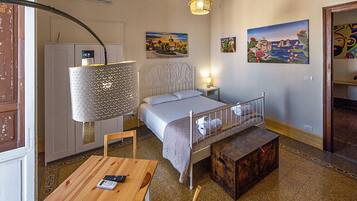 Suite Confort, balcon, vue partielle sur la mer