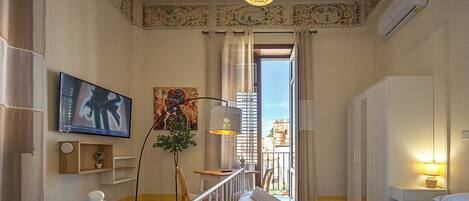 Suite Confort, balcon, vue partielle sur la mer