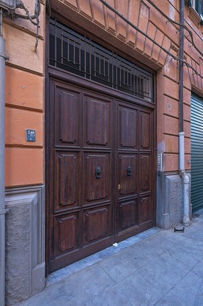 Exterior detail - Bacavù (Palermo)