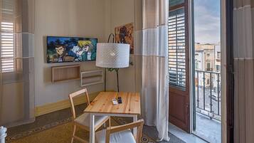 Comfort Suite, Balcony, Partial Sea View | Interior