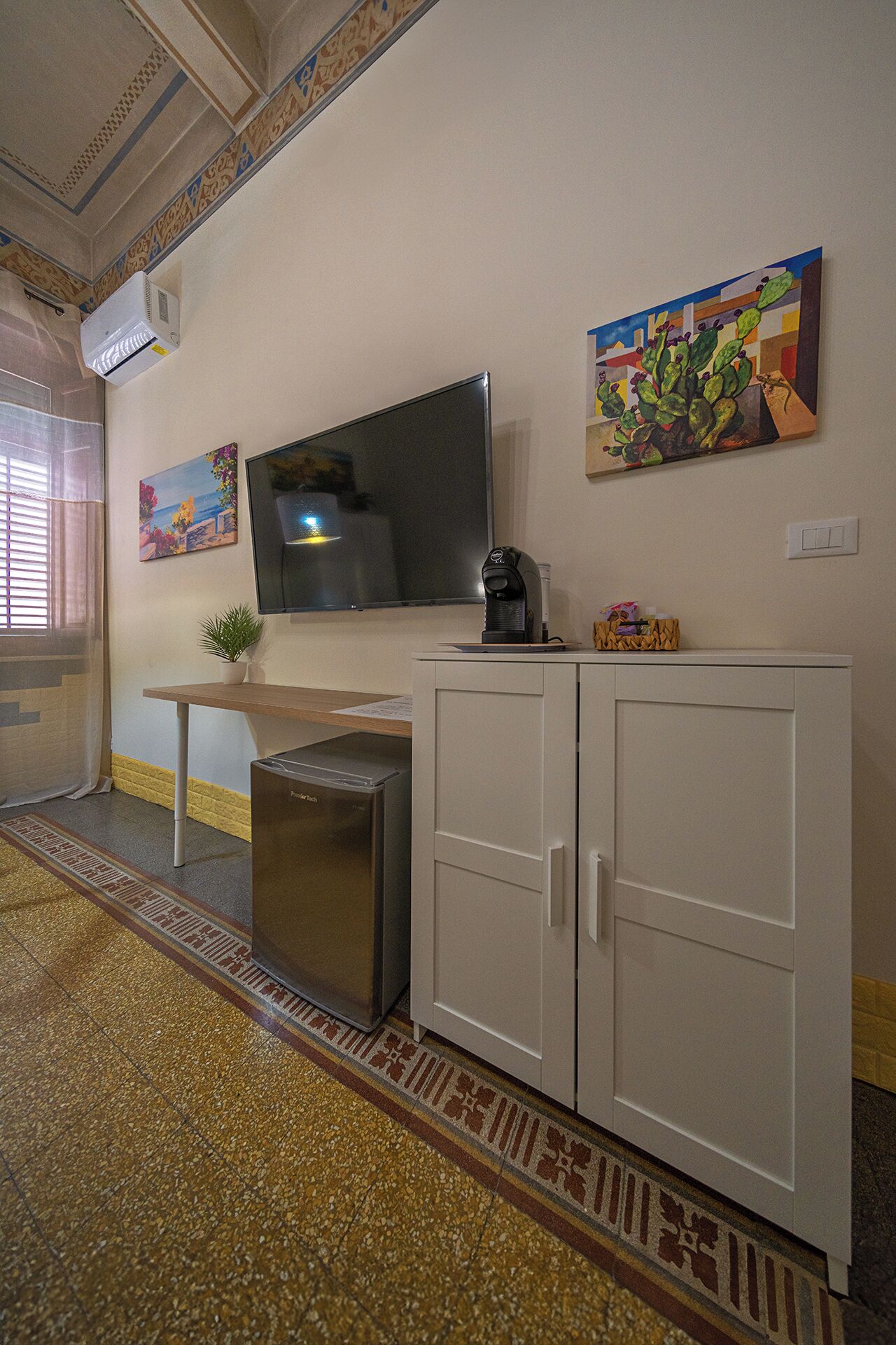 Comfort Double Room, City View | Interior