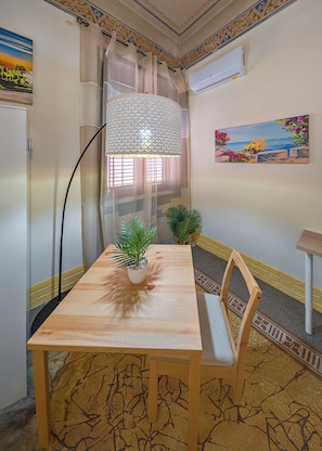 Comfort Double Room, City View | Dining - Bacavù (Palermo)