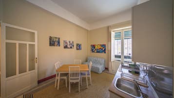Comfort-Apartment, Balkon, Stadtblick | Eigene KĂŒche