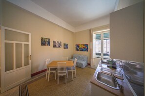 Comfort Apartment, Balcony, City View | Private kitchen - Bacavù (Palermo)