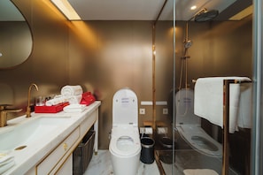 Double Room, Mountain View | Bilik Mandi | Kelengkapan dandanan diri percuma, pengering rambut, selipar 