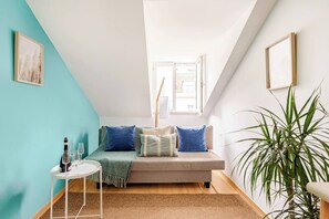 TV, books - Trendy Loft Heart Of The City! (Lisboa)