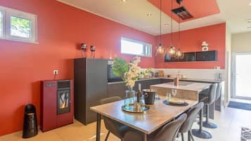 Réfrigérateur, micro-ondes, four, lave-vaisselle