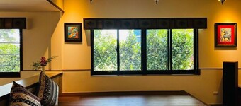 Slow Travel Space for Neighbors