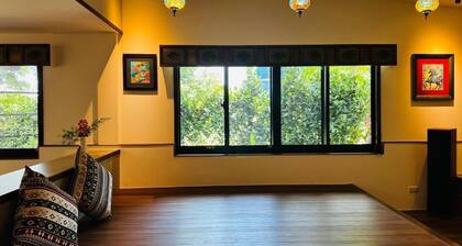 Slow Travel Space for Neighbors