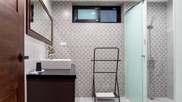 Superior Double Room, Patio, Garden View | Bathroom | Shower, free toiletries, hair dryer, towels