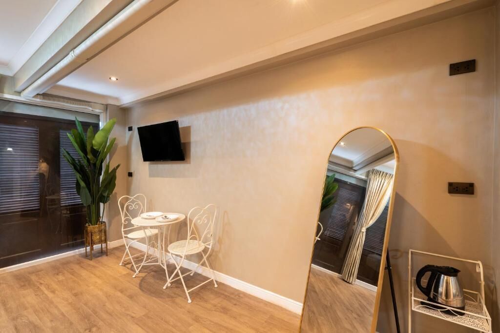 Family Room | Dining