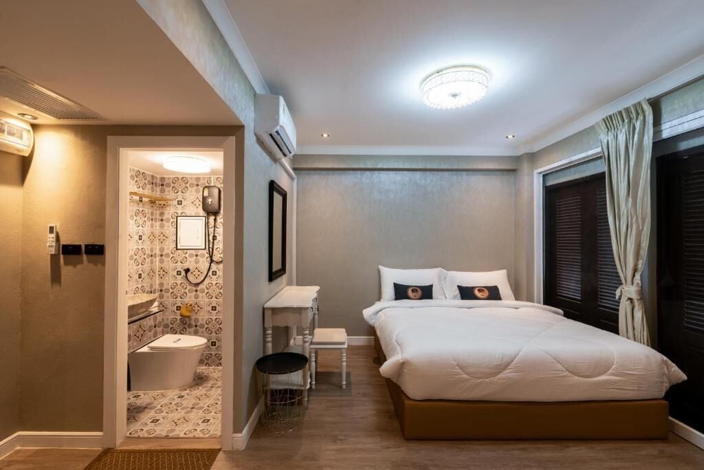 Family Room | Free WiFi