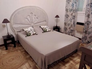 3 bedrooms, iron/ironing board, travel cot, free WiFi - Nice holiday house in Hourtin Plage (Hourtin)