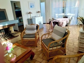 TV - Nice holiday house in Hourtin Plage (Hourtin)