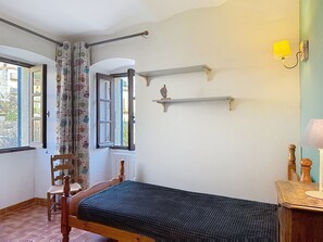 4 室のベッドルーム、ベッドシーツ