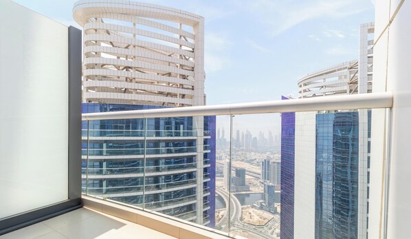 Appartement Luxe, balcon, vue ville | Enceinte de l’hébergement