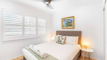 4 bedrooms, WiFi, bed sheets