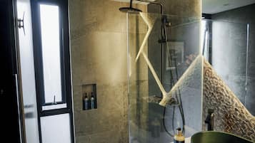 Deluxe-villa - 1 soveværelse - ikke-ryger - aircondition | Badeværelse | Separat badekar og bruser, gratis toiletartikler, hårtørrer, hjemmesko