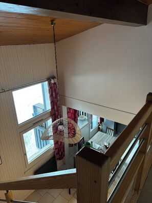 Interior - Apartment 70M² for 6 to 8 people, 300m from the village center, hiking and mountain bike trails. (Les Carroz d'Arraches)