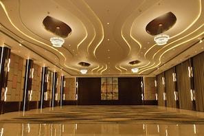 Interior - VARAY GRANDE (Ujjain)
