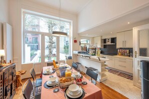 Room, 1 Bedroom | Interior - Room-euro Edens Cosy Historic Home in Br (Brussels)