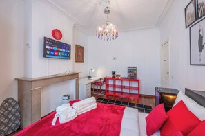 Room, 1 Bedroom | 1 bedroom - Room-euro Edens Cosy Historic Home in Br (Brussels)