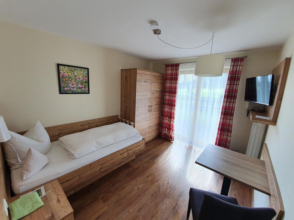 Single Room With Terrace - Gästehaus Alpina - Oberammergau