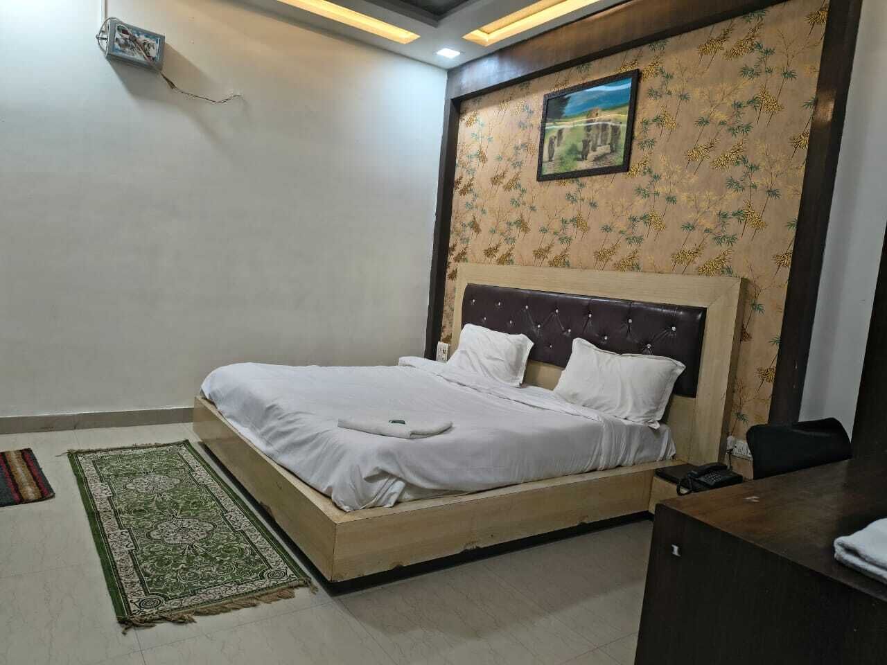Classic Double Room | Egyptian cotton sheets, premium bedding, desk, free WiFi
