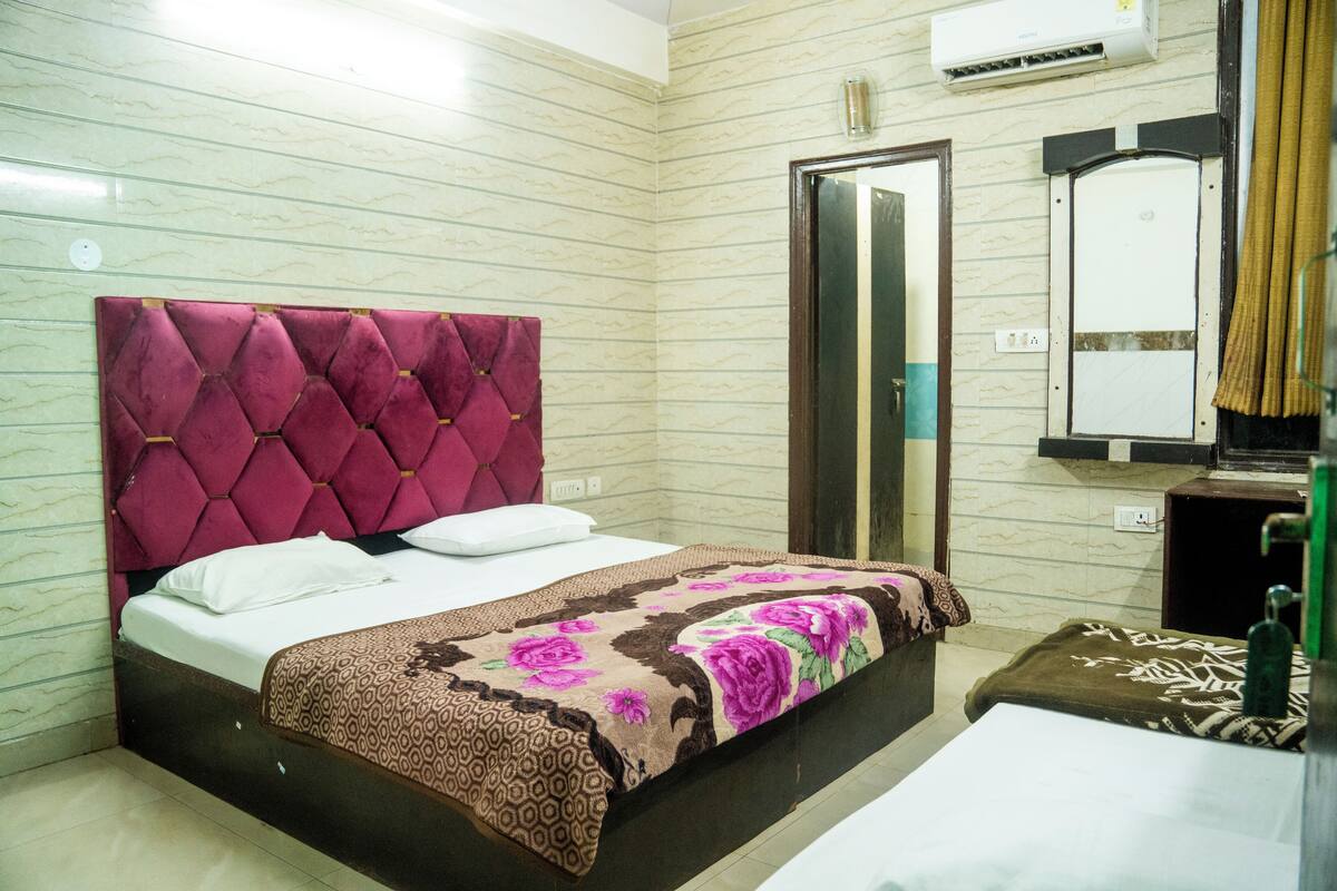 Classic Double Room | Desk, free WiFi