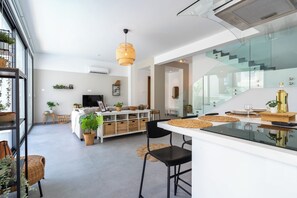Villa, 3 Bedrooms, Private Pool, City View | Dining - Villa Flora's 3-BR Retreat & Private Pool in Protaras (Paralimni)