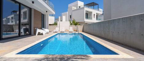 Außenpool, Liegestühle