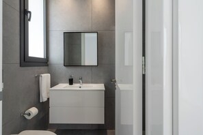 Villa, 3 Bedrooms, Private Pool, City View | Bathroom - Villa Flora's 3-BR Retreat & Private Pool in Protaras (Paralimni)
