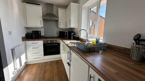 Cosy 2-Bed Maisonette| Aylesbury| Free Parking