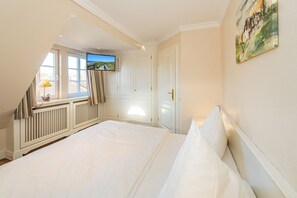 3 bedrooms, iron/ironing board, WiFi, bed sheets - Senhuk - Senhuk part of the vacation home. With garden and terrace for up to 6 people. (Sylt)