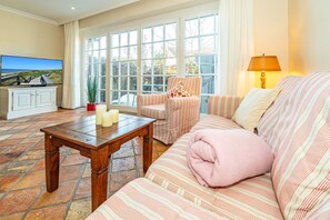 TV, ping pong - Senhuk - Senhuk part of the vacation home. With garden and terrace for up to 6 people. (Sylt)