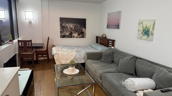 Living area - Cozy Private Bondi Beach Studio with Beautiful View (Bondi)