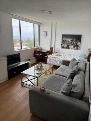 1 bedroom, Internet, bed sheets - Cozy Private Bondi Beach Studio with Beautiful View (Bondi)